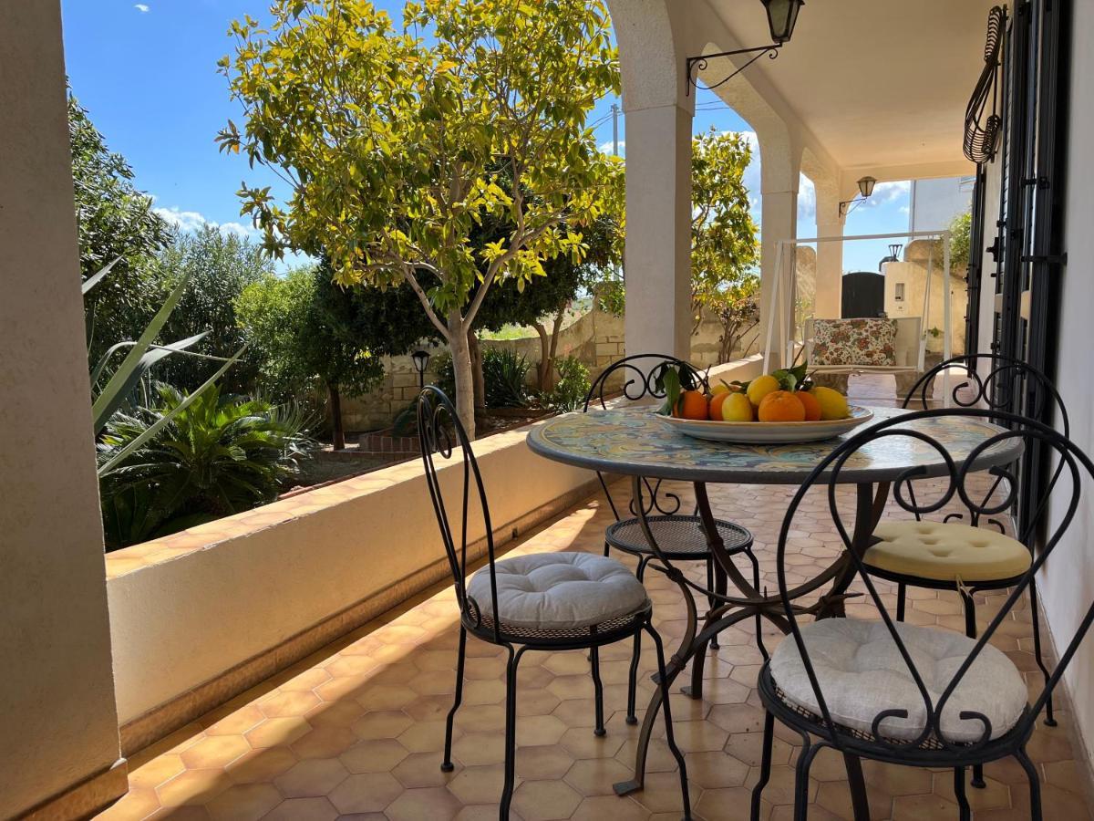 Villa Letizia Rooms & Apartments Noto Luaran gambar